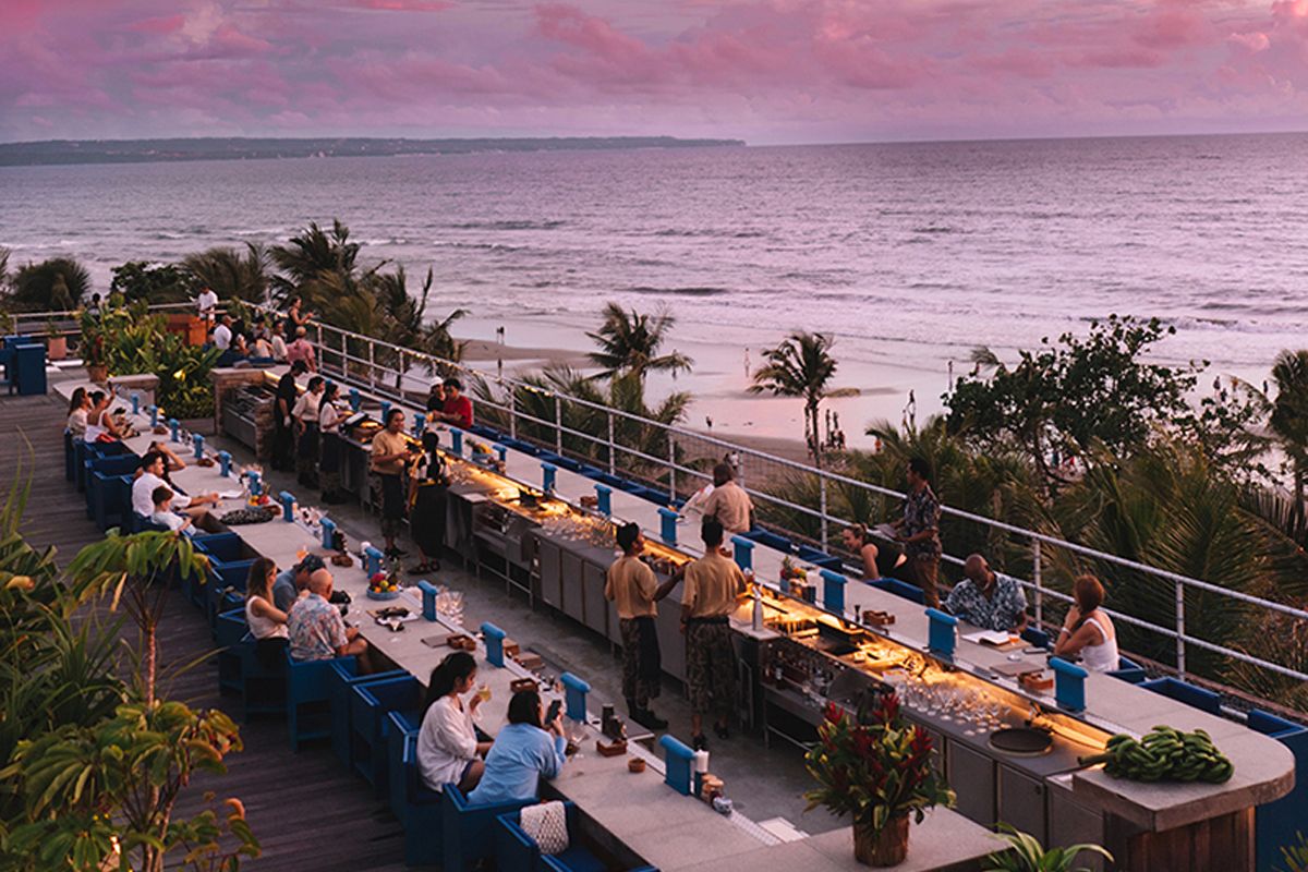 South Bali,Kuta,Kuta Beach Beachwalk Shopping Center,Waterbom Bali,Discovery Shopping Mall Legian,Legian Beach,Jalan Legian,Seminyak,Seminyak Beach,Potato Head Beach Club,Petitenget Temple,Seminyak Square,Canggu,Echo Beach,Batu Bolong,Tanah Lot,Uluwatu,Uluwatu Temple,Padang Padang Beach,Single Fin,Suluban Beach,Jimbaran,Jimbaran Bay,Jimbaran Beach,Garuda Wisnu Kencana Cultural Park (GWK),Tegal Wangi Beach,Nusa Dua,Nusa Dua Beach,The Bali Collection,Water Blow,Pasifika Museum Sanur,Sanur Beach,Le Mayeur Museum,Bali Marine Walk